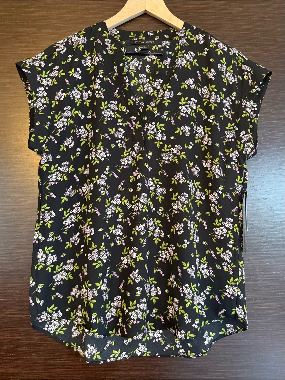 Cynthia Steffe Black Floral Short-Sleeve V-Neck Blouse